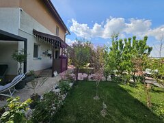 Sabareni, casa 2019, P+1+pod, renovata, curte amenajata, aproape de padure